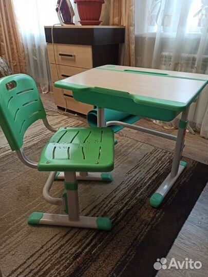 Растущая парта и стул