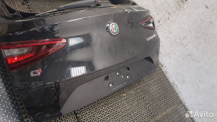 Крышка багажника Alfa Romeo Stelvio 2016, 2018