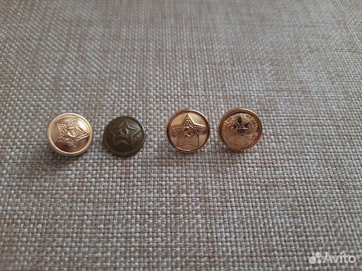 Пуговицы и кокарды