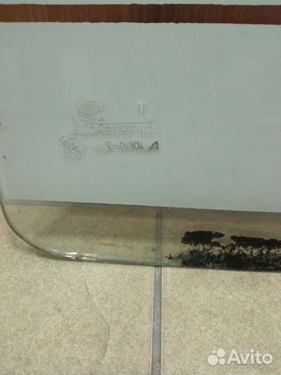 Стекло заднее левое бор на газ универсал