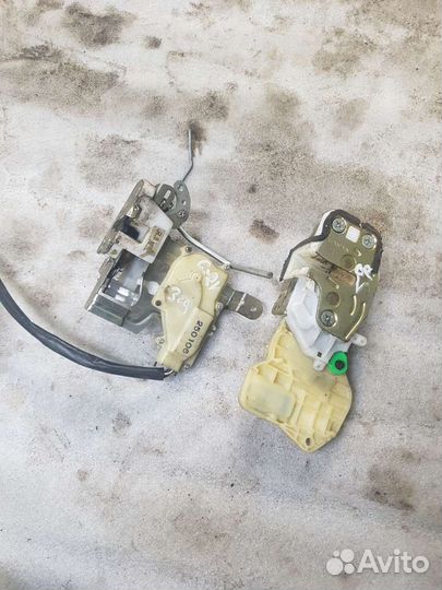 Замок двери передней правой honda c-rv 02-06