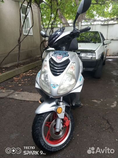 Скутер в отличном состоянии