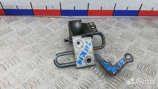 Петля передняя правая audi A6 C6 (TUK14FB01)