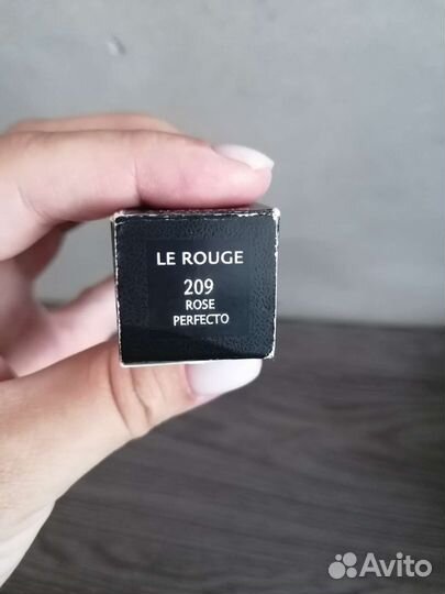 Помада givenchy le rouge