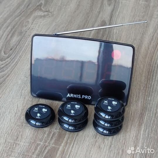 Влагозащищенная кнопка вызова персонала и табло