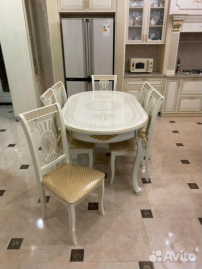 Столы и стулья