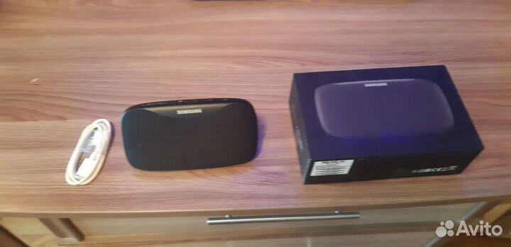 Продаю колонку Samsung level box slim