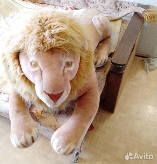 Игрушечный лев