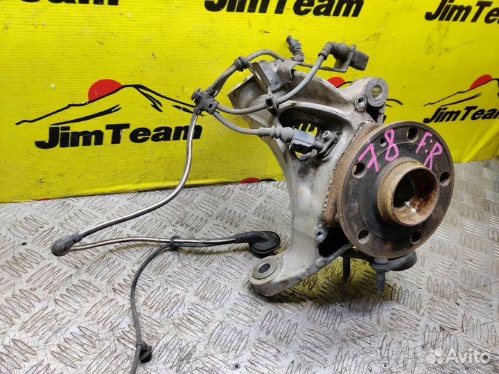 Поворотный кулак передний правый Volkswagen Golf R