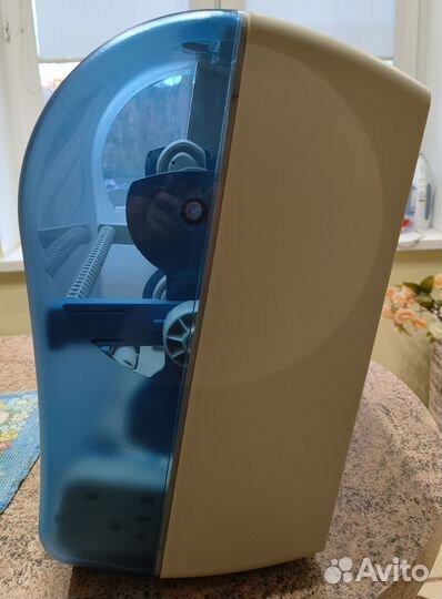 Диспенсер для бумажных полотенец