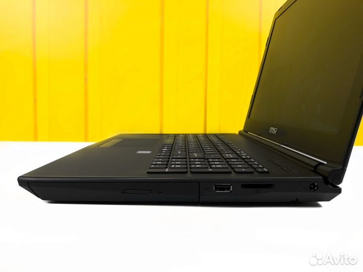 Ноутбук MSI Core i5/GTX