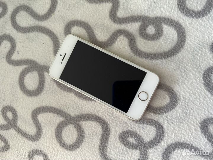 Телефон iPhone 5s
