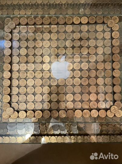 Картина с изображением логотипа фирмы Apple