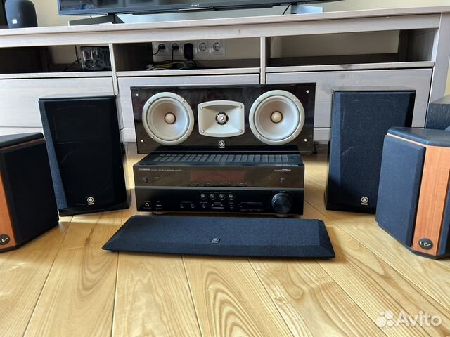 Центральная колонка Yamaha NS-C444 купить в Москве | Электроника | Авито