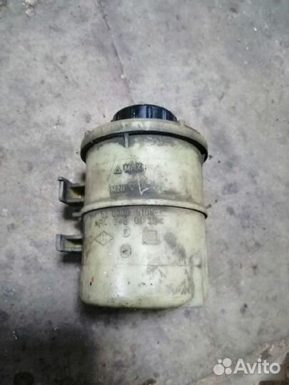 Бачок гур Renault Logan