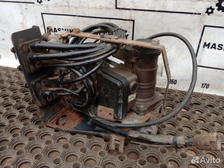 Блок кранов под ящиком акб Scania 5 R-Series