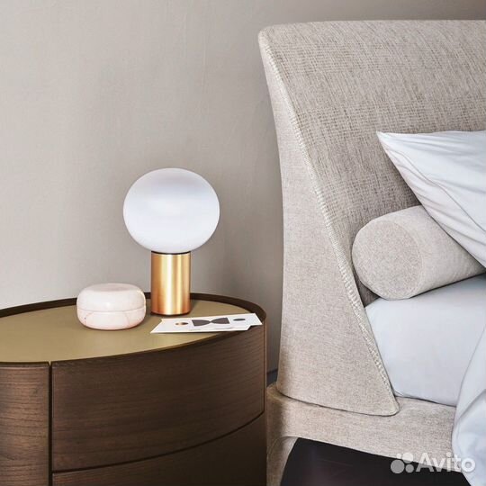 Интерьерная тумба прикроватная из массива ясеня