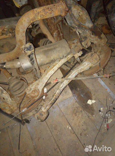 Запчасти на pajero 3