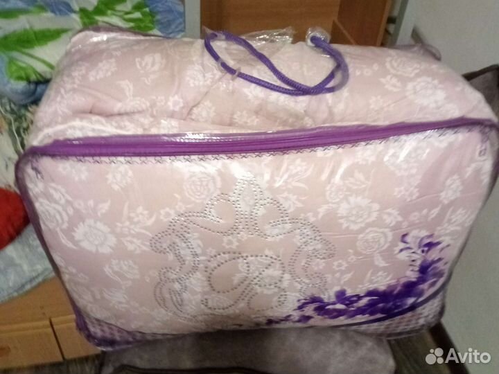 Одеяло с подушками