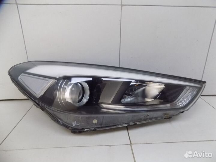 Фара правая Hyundai Tucson