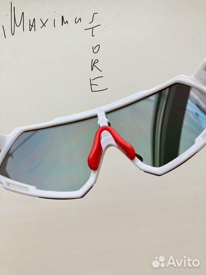 Спортивные очки солнцезащитные белые