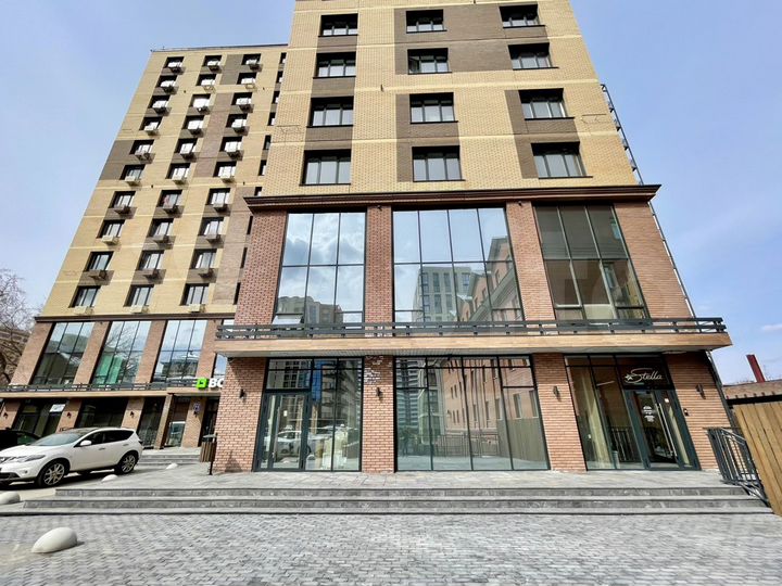 Под ресторан, медцентр, выставочный зал 200 м²