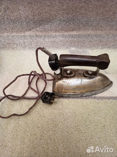 Утюжок эпохи СССР