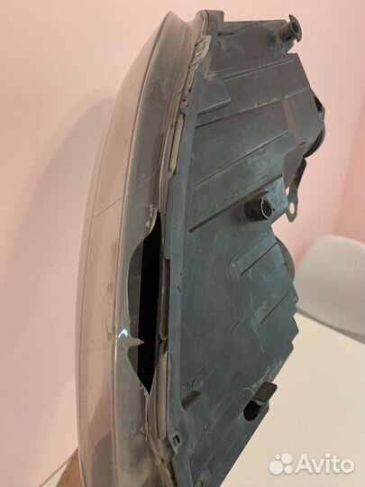 Передние фары Volkswagen Golf Mk6 2010