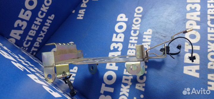 Крепление эбу Nissan Cefiro A33 седан VQ20DE 2000