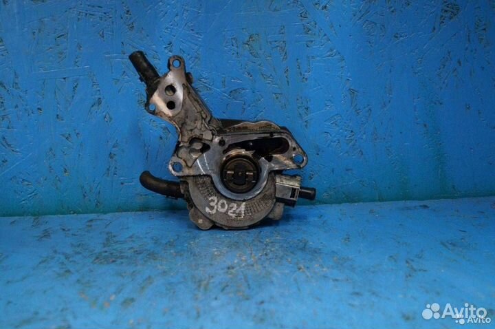 Вакуумный насос Volkswagen 038145209N