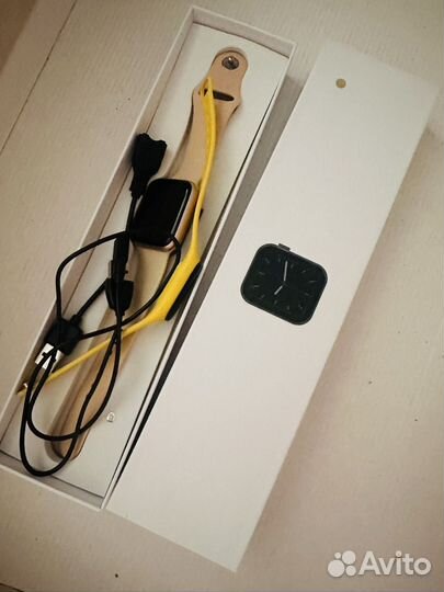 Часы электронные наручные