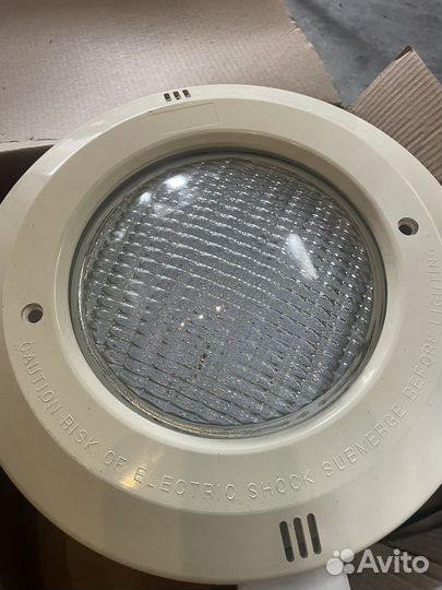 Светильник для бассейна