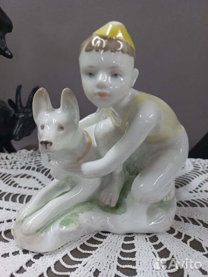 Статуэтка фарфор Пограничник