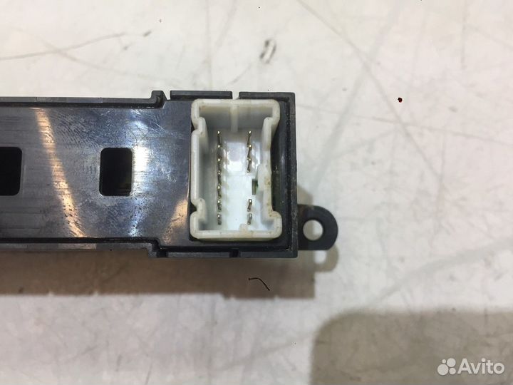 Кнопка многофункциональная (Kia Quoris)