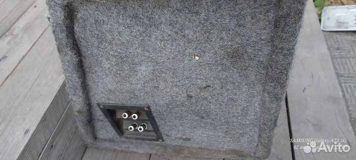 Автомобильный сабвуфер и усилитель