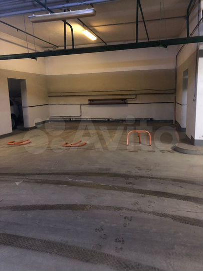 Машиноместо, 14 м²