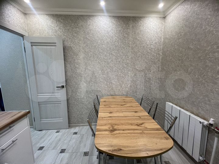 2-к. квартира, 55 м², 5/17 эт.