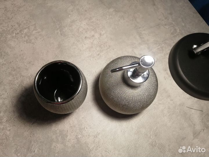 Набор для ванны зубной пасты, щёток и жидкого мыла