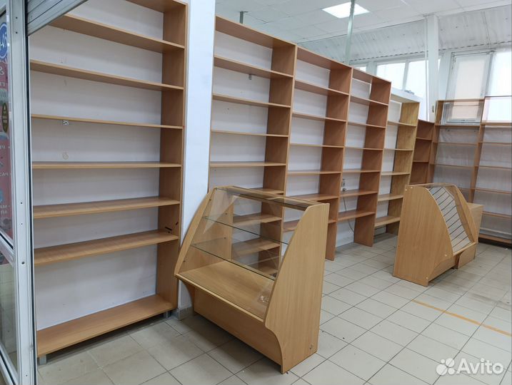 Торговые витрины и прилавки