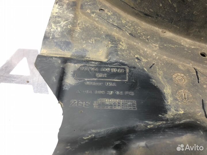 Подкрылок/локер передний левый Mercedes-Benz M-Class