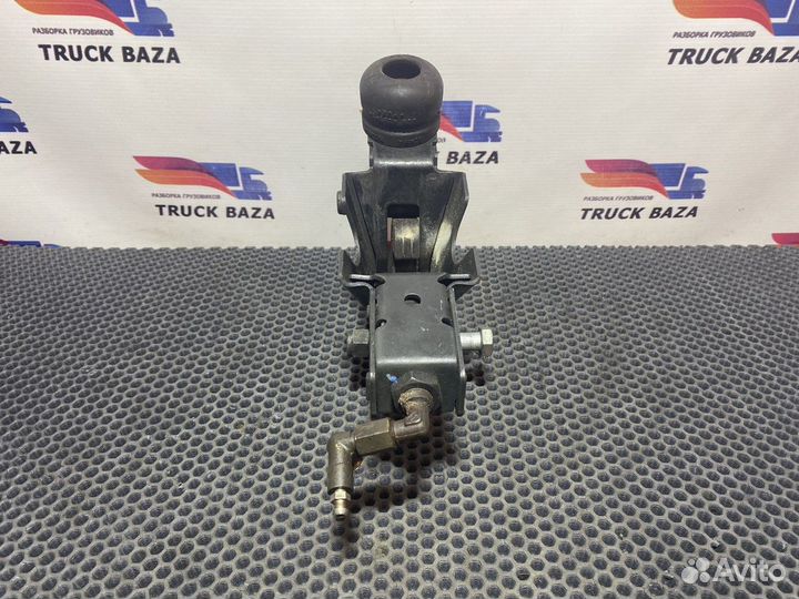 1810345 Замок кабины