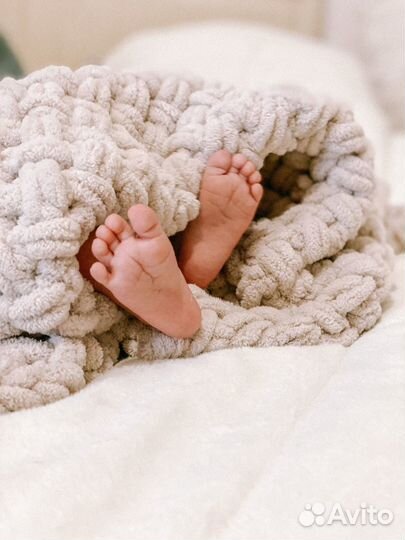 Детский плед вязаный из пряжи Ализе пуффи