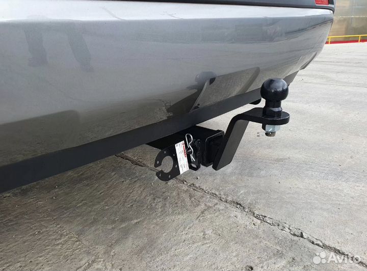 Фаркоп toyota RAV4 V поколение (шар Е)