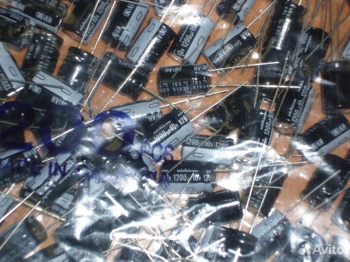 Конденсаторы Nichicon UHV 1200мкФ х 10В