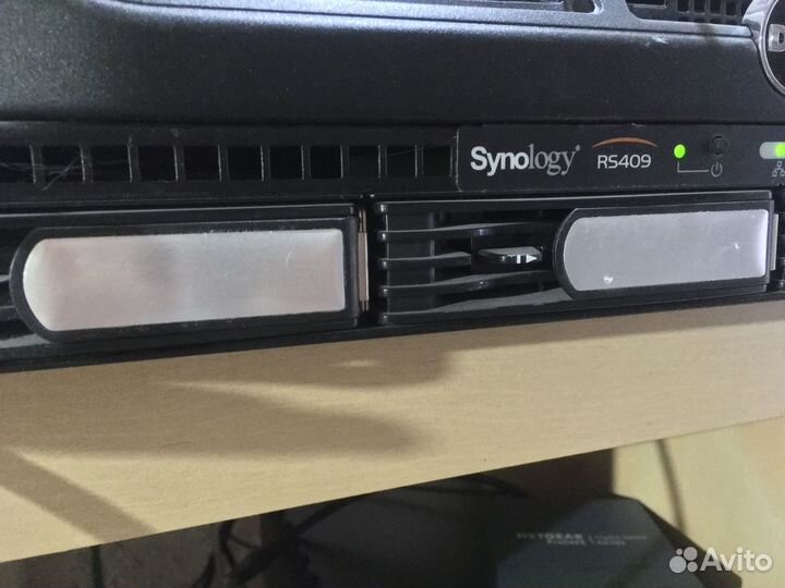 NAS Synology RS409 + 4HDD