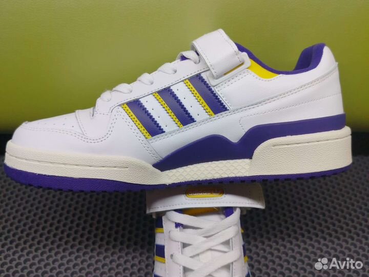 Adidas forum low