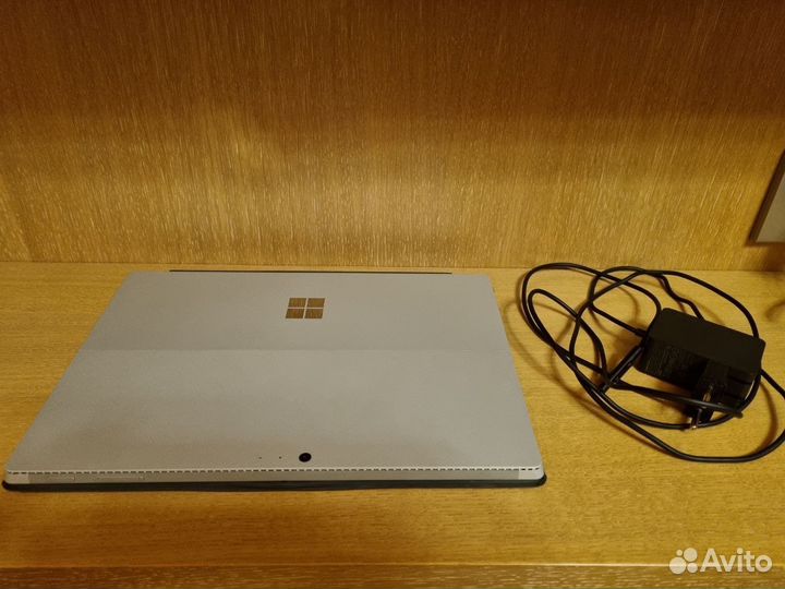 Планшет Microsoft Surface pro 4