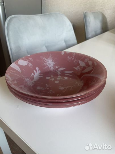 Столовый набор тарелок