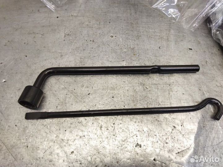 Ключ баллонный Nissan Qashqai J10 HR16DE 2008