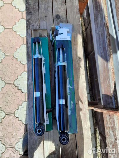 Амортизаторы задние на BMW x5 e70